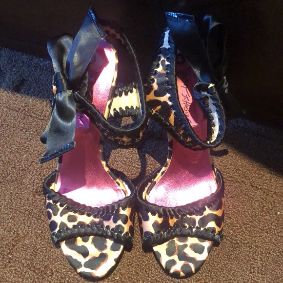Betsy Johnson beautiful cocktail shoes - Picture 9 of 9